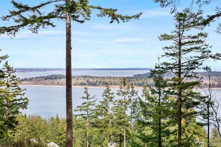3075 Hales Passage