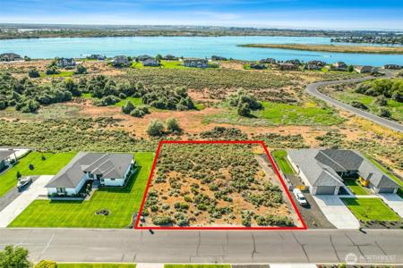 8084 Dune Lake SE