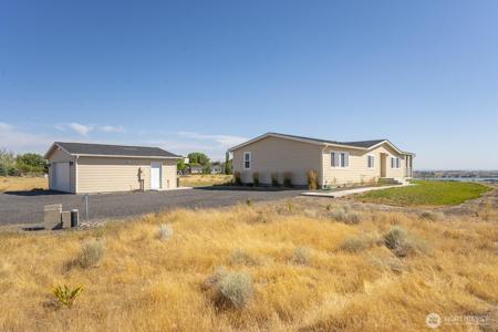 7654 Bouldercrest NE