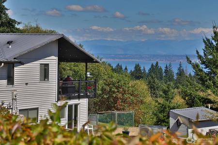 4524 Hilltop