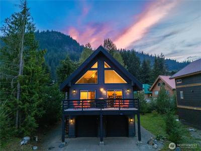 891 Hyak Dr E