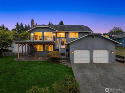 9720 8th NE
