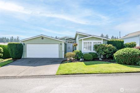 5902 89th E