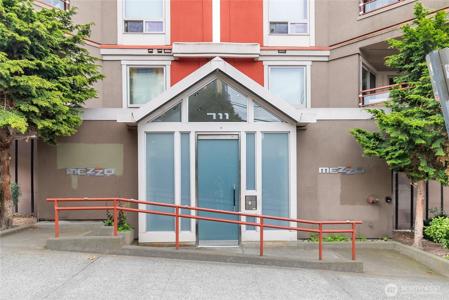 711 Denny Way