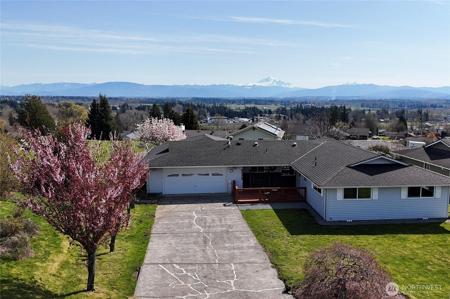 6032 Hillcrest
