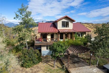57 Lealand Lane