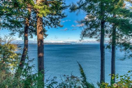673 Raccoon Point