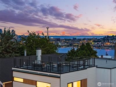 2214 Broadway E