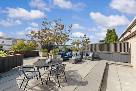 745 Bellevue E
