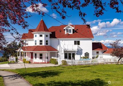807 Main