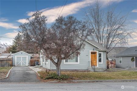 1224 Pershing