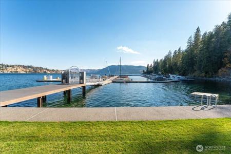 11415 Lakeshore