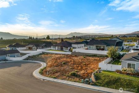 2571 Paisley SE