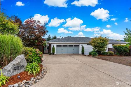 9829 Peacock Hill