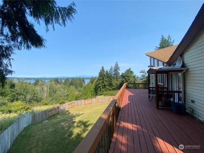 1202 Madrona