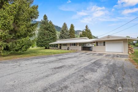 7938 East Leavenworth