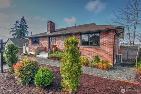 1007 Perry Ave