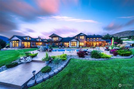 3445 Wapato Lake