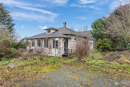 914 79th Ave SE