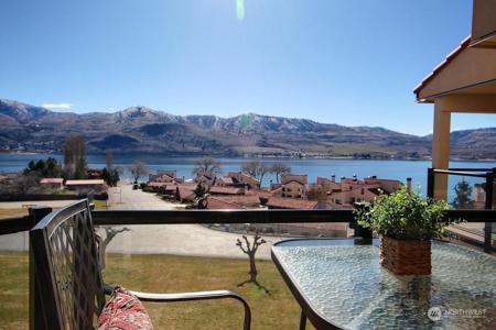 100 Lake Chelan Shores