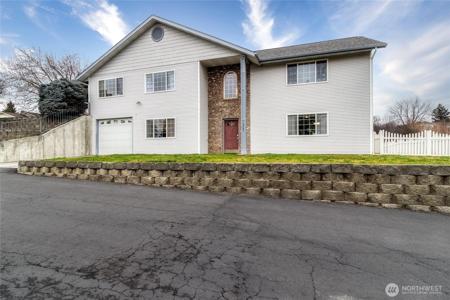 1525 Valley View