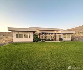 690 Hog Ranch