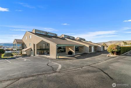 8997 Crescent Bar NW