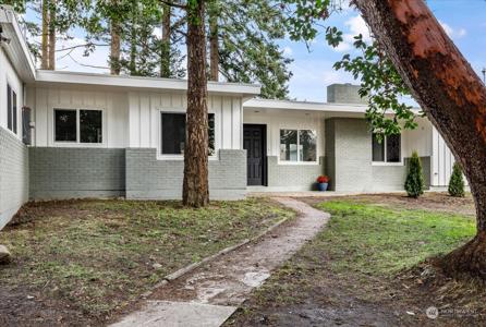 1096 View Ridge