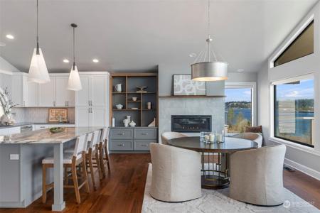 412 Bay NW