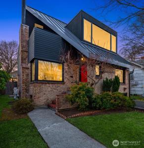 5221 37th NE