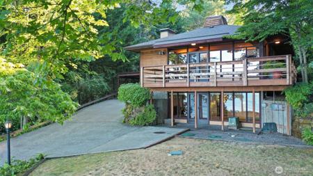 3529 Country Club NW