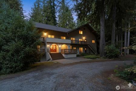 10433 Mt Baker