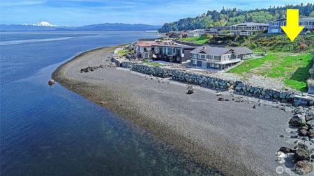 1110 Bayshore