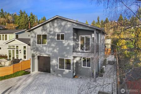 8810 41st SW