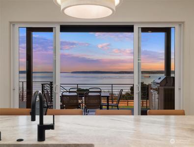 535 View Ridge