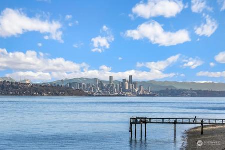 11172 Rolling Bay Walk NE