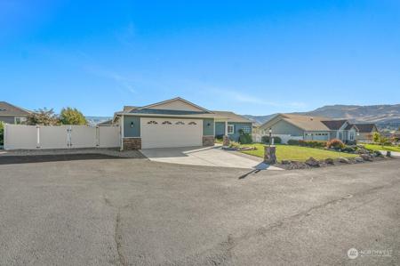 464 Hawthorn NW