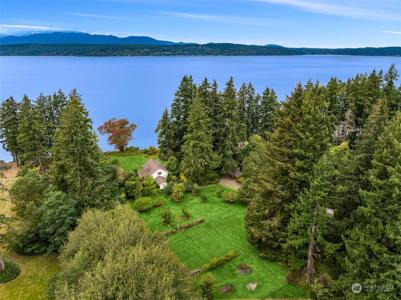 221 Oyster Point