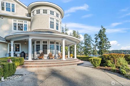 7104 Grapeview Loop