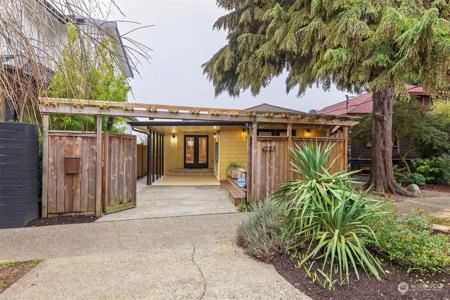 4123 Baker NW