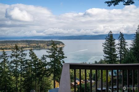 3080 Hales Passage
