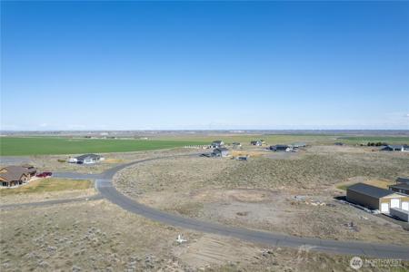 595 Desert Hills Loop