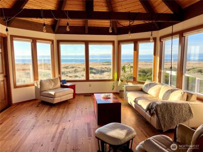 1213 Ocean Shores SW