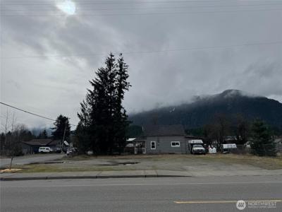 1035 Darrington