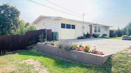1162 3rd N