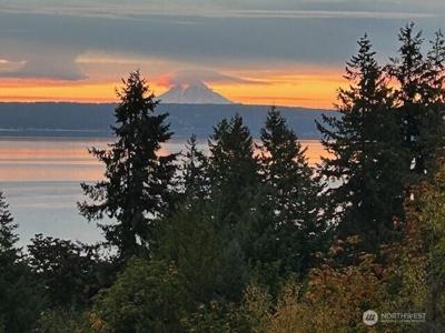 304698 Highway 101