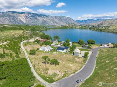 220 Roses Lake