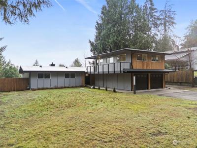 1310 Skyridge SE