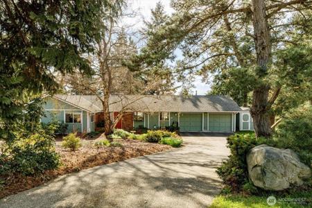 1258 Crescent