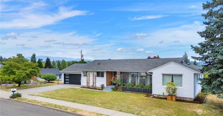 1834 Benton NW